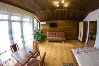 Гостиница Грация Судак Люкс с кроватью размера «king-size» и видом на море-1